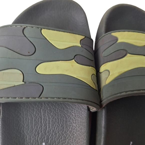 Cat & Jack Sz 13/1 Small Boys Green Camo Nikko Slip-On Slides - Picture 3 of 12